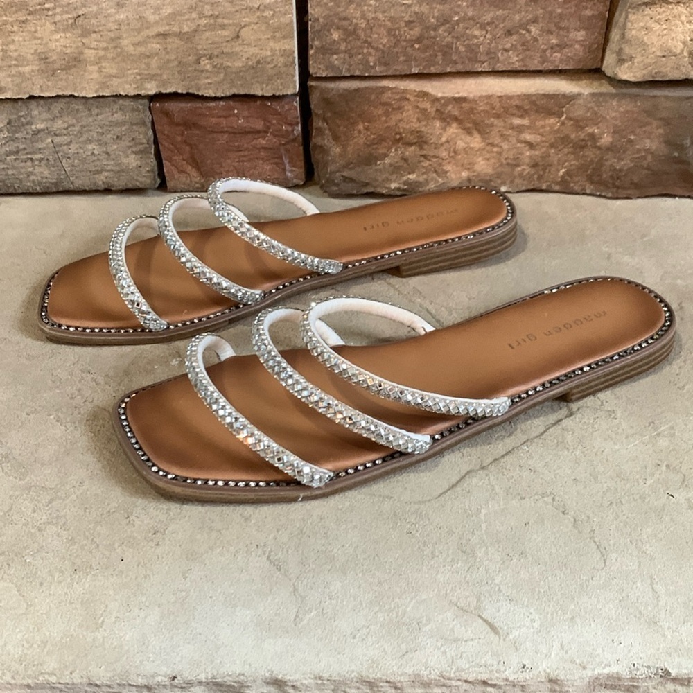 Madden Girl sz 10 slip on rhinestone sandals